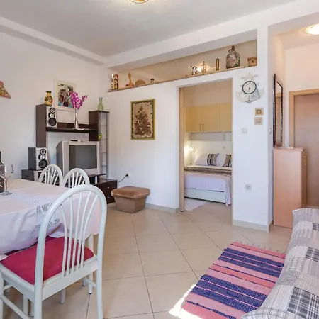 Holiday home Awesome In With Kitchen