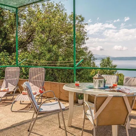 Awesome In With Kitchen Holiday home *